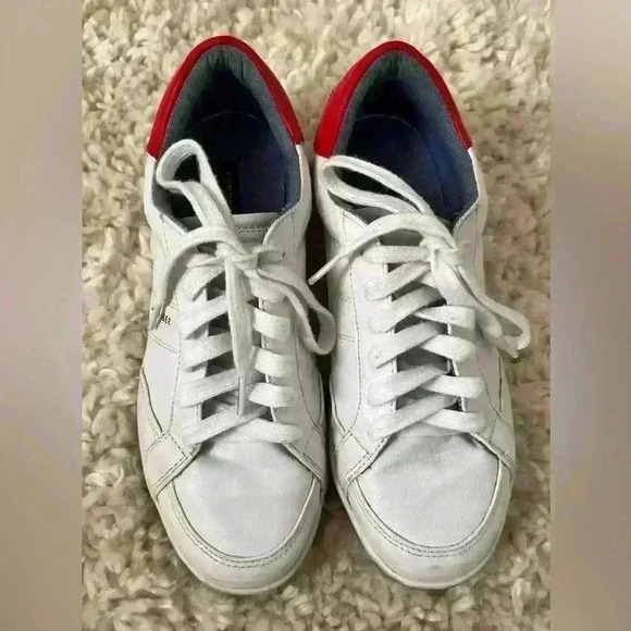 Tommy Hilfiger Women’s White with red accent sneakers. - Picture 1 of 6